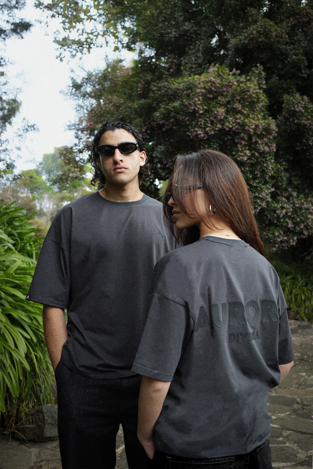 CHARCOAL GREY - AURORA DIVINIA T-SHIRT