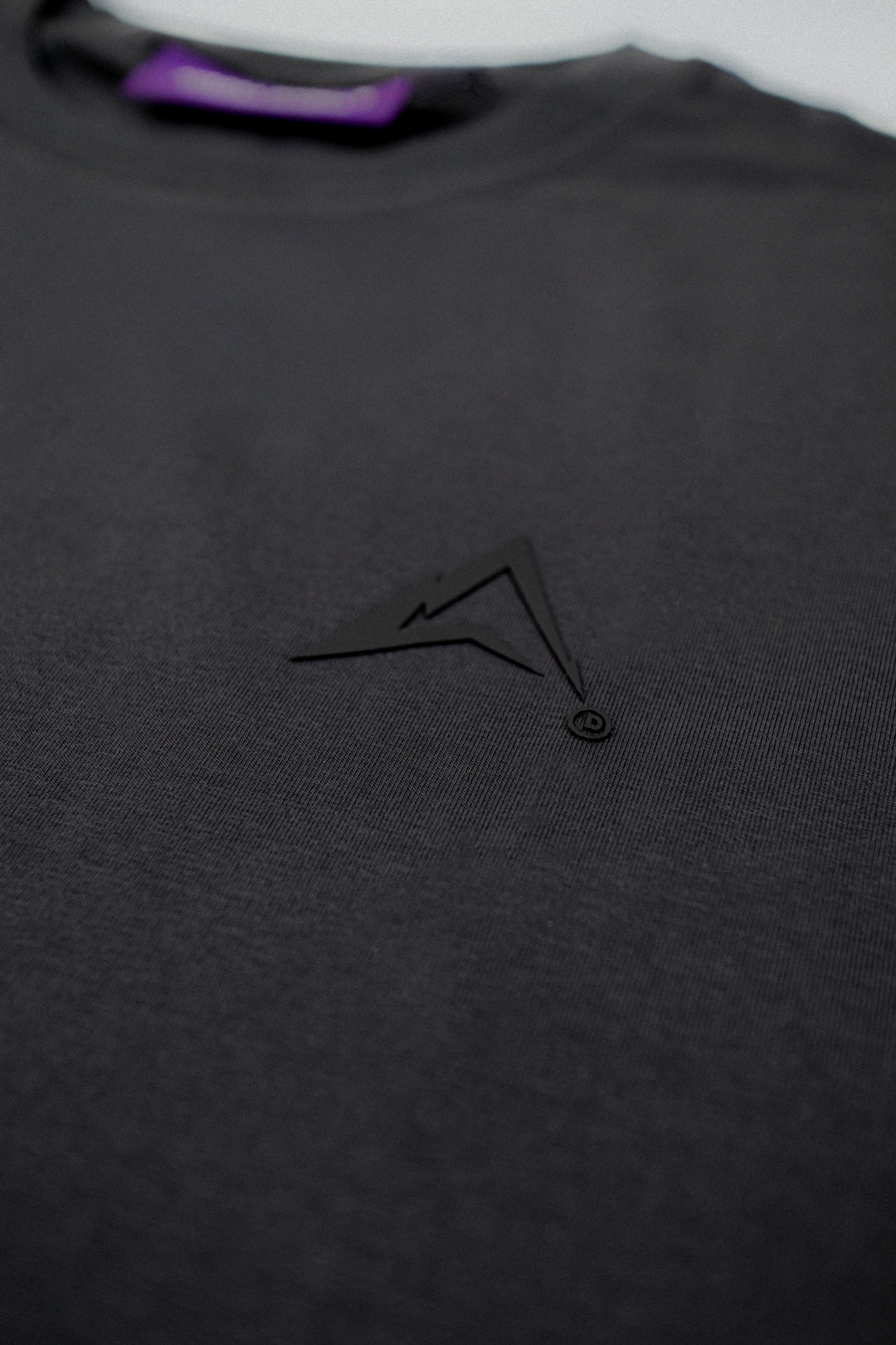CHARCOAL GREY - AURORA DIVINIA T-SHIRT