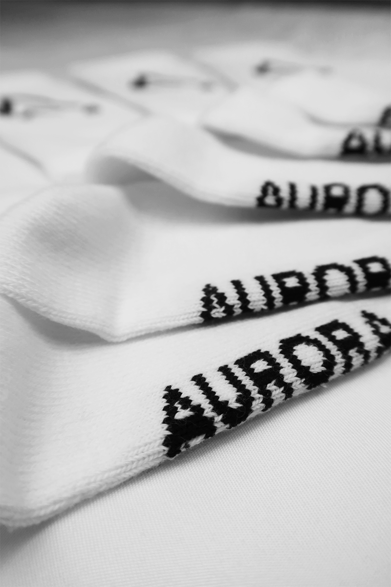 AURORA DIVINIA PERFORMANCE CREW SOCKS